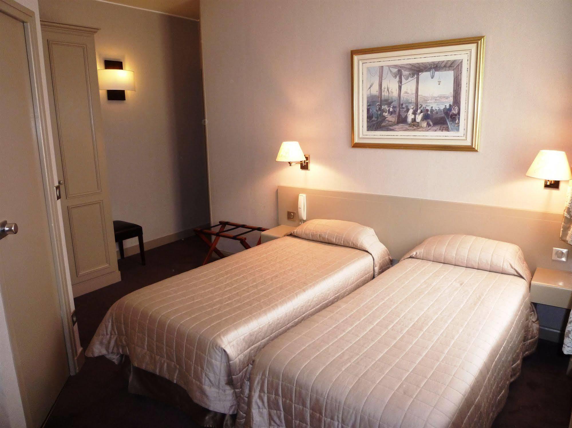 Hotel La Residence Du Berry Versailles Esterno foto