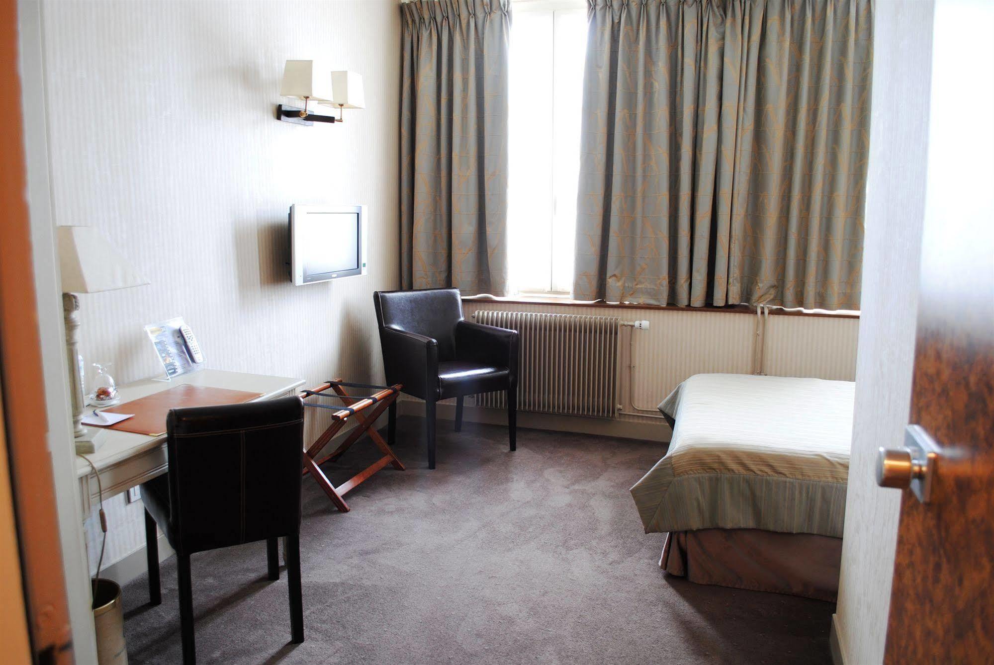 Hotel La Residence Du Berry Versailles Esterno foto