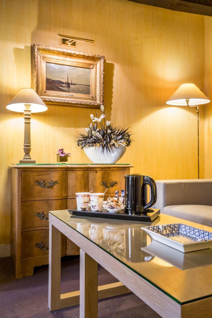 Hotel La Residence Du Berry Versailles Esterno foto